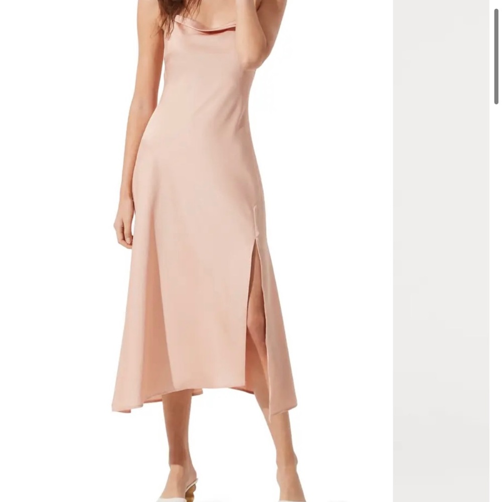 NEW NWT Astr GAIA MIDI DRESS M